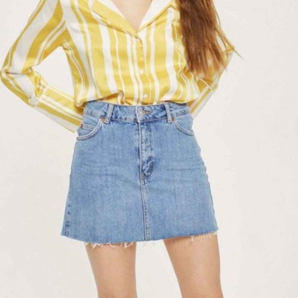 TOPSHOP | Denim Blue Jean Raw Hem Edge Mini Skirt Medium Wash sz 4